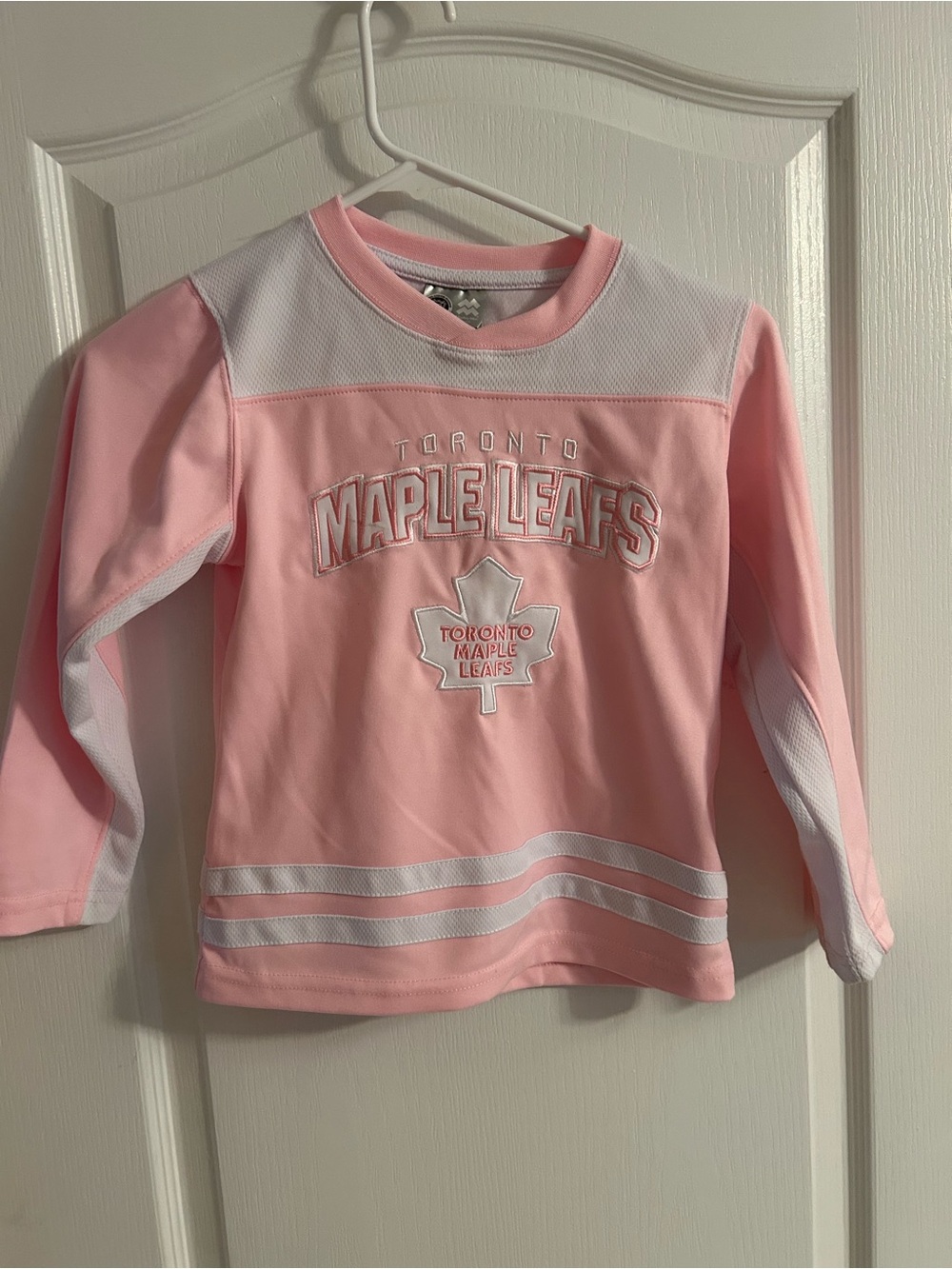 Kids Toronto Maple Leaf Long-Sleeve Crewneck in Light Pink